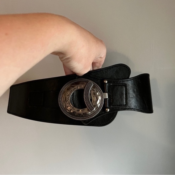 Western Style Belt With Clasp Black Elastic In Back - Picture 1 of 8